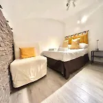 La Perla Dei Tribunali